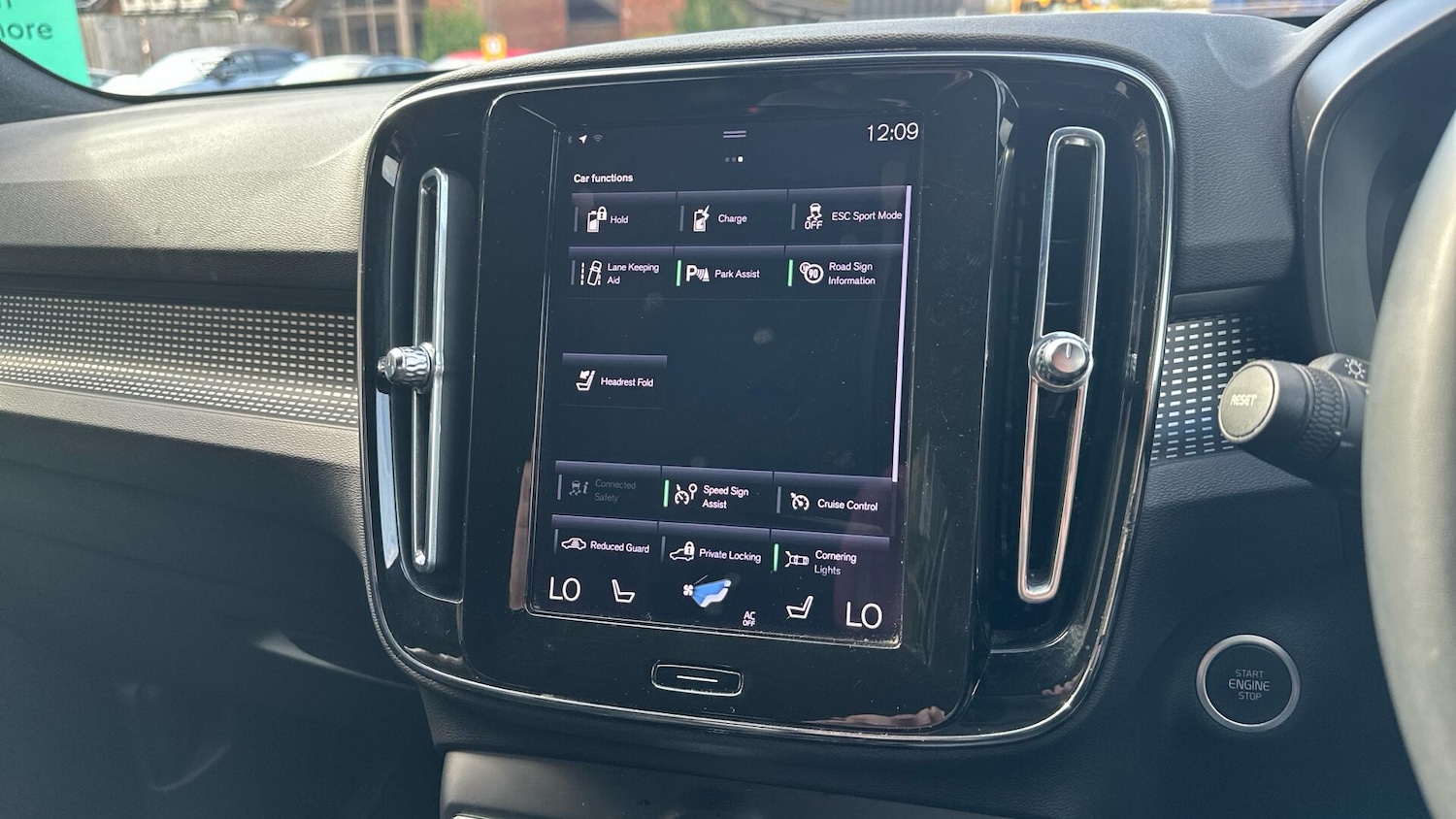 Used Volvo XC40 2022 for sale - 77162888: Photo 50