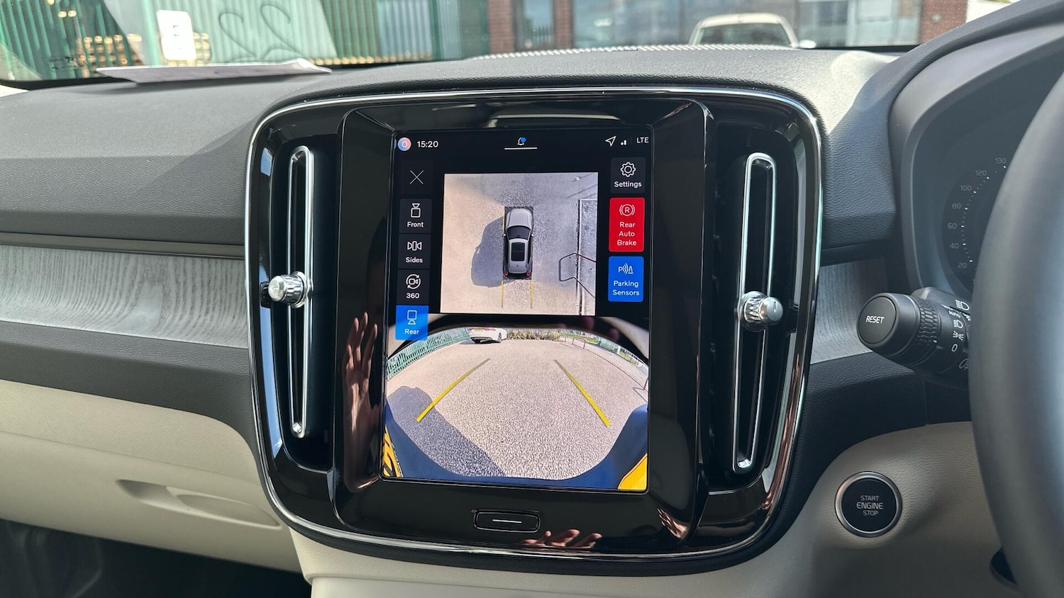 Used Volvo XC40 2025 for sale - 76307281: Photo 17