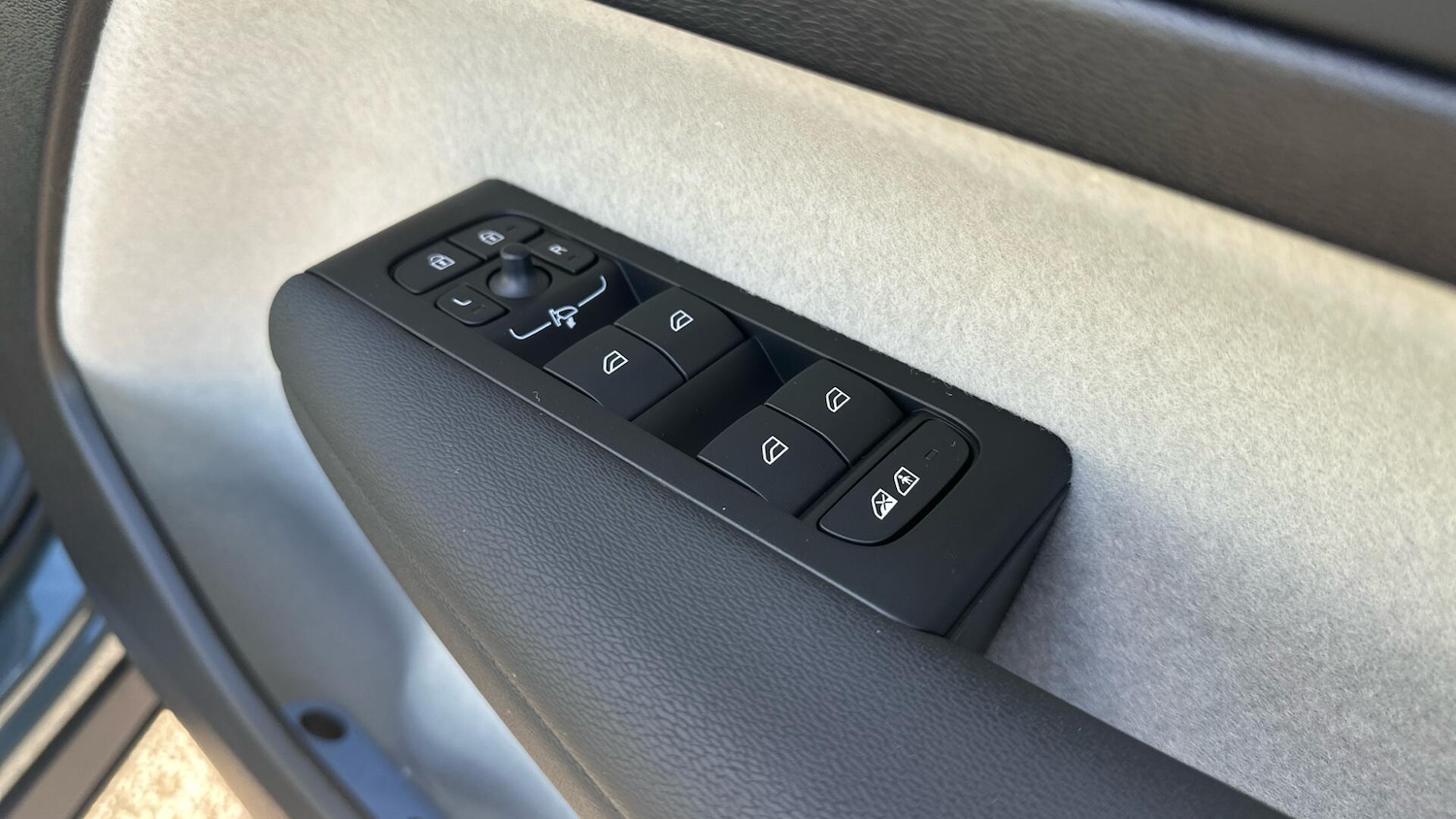 Used Volvo XC40 2025 for sale - 76307281: Photo 22