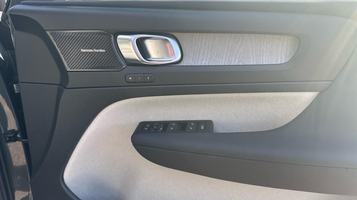 Used Volvo XC40 2025 for sale - 76307281: Photo 27