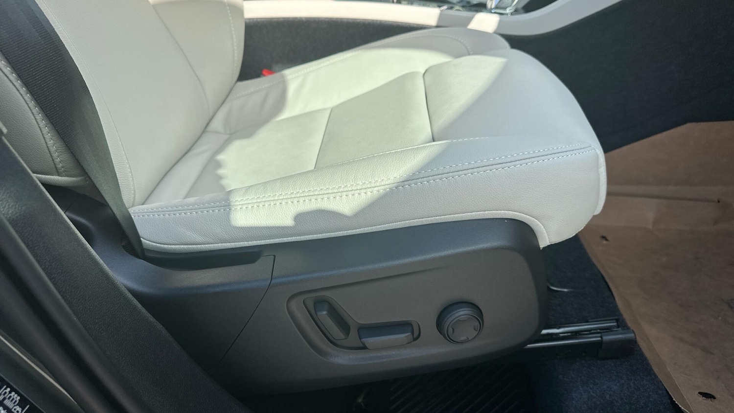 Used Volvo XC40 2025 for sale - 76307281: Photo 28