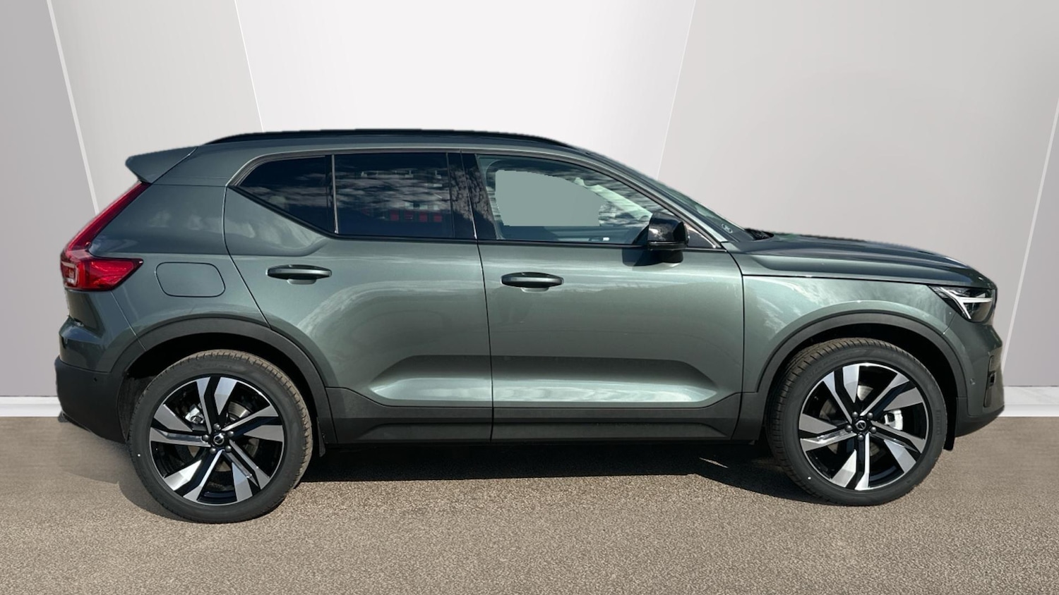 Used Volvo XC40 2025 for sale - 76307281: Photo 3