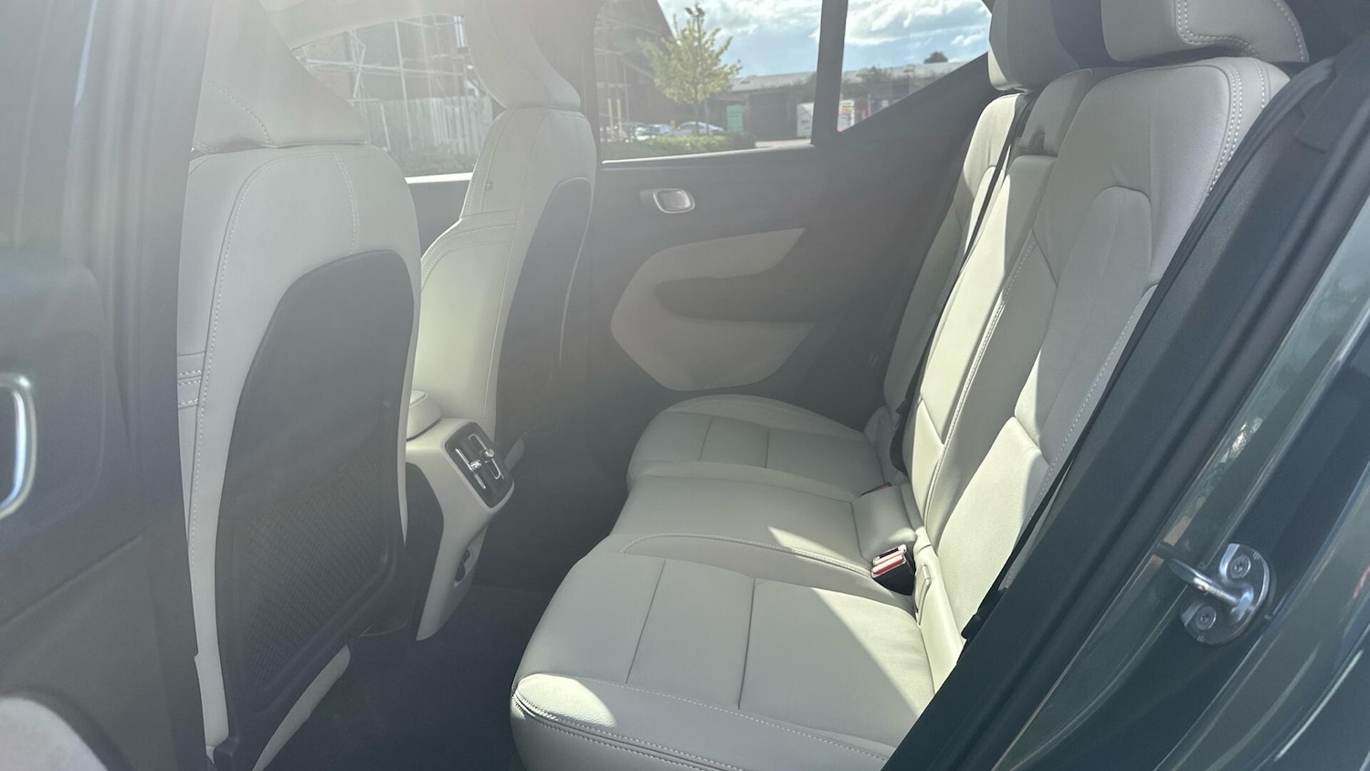 Used Volvo XC40 2025 for sale - 76307281: Photo 31