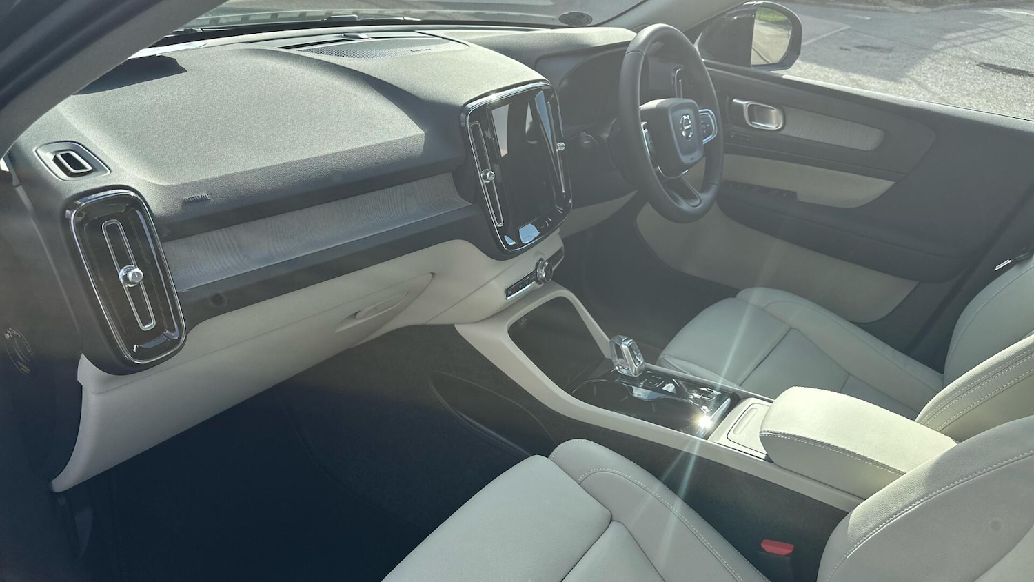 Used Volvo XC40 2025 for sale - 76307281: Photo 48