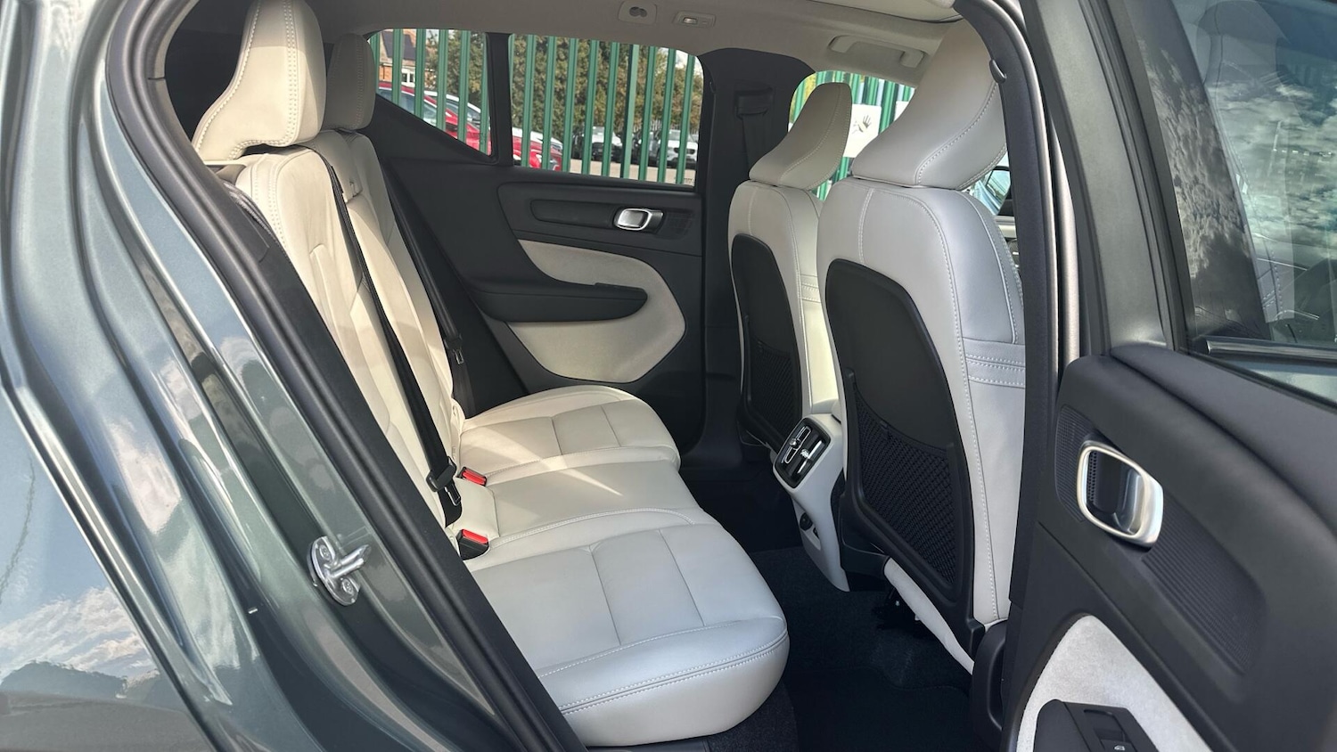 Used Volvo XC40 2025 for sale - 76307281: Photo 6