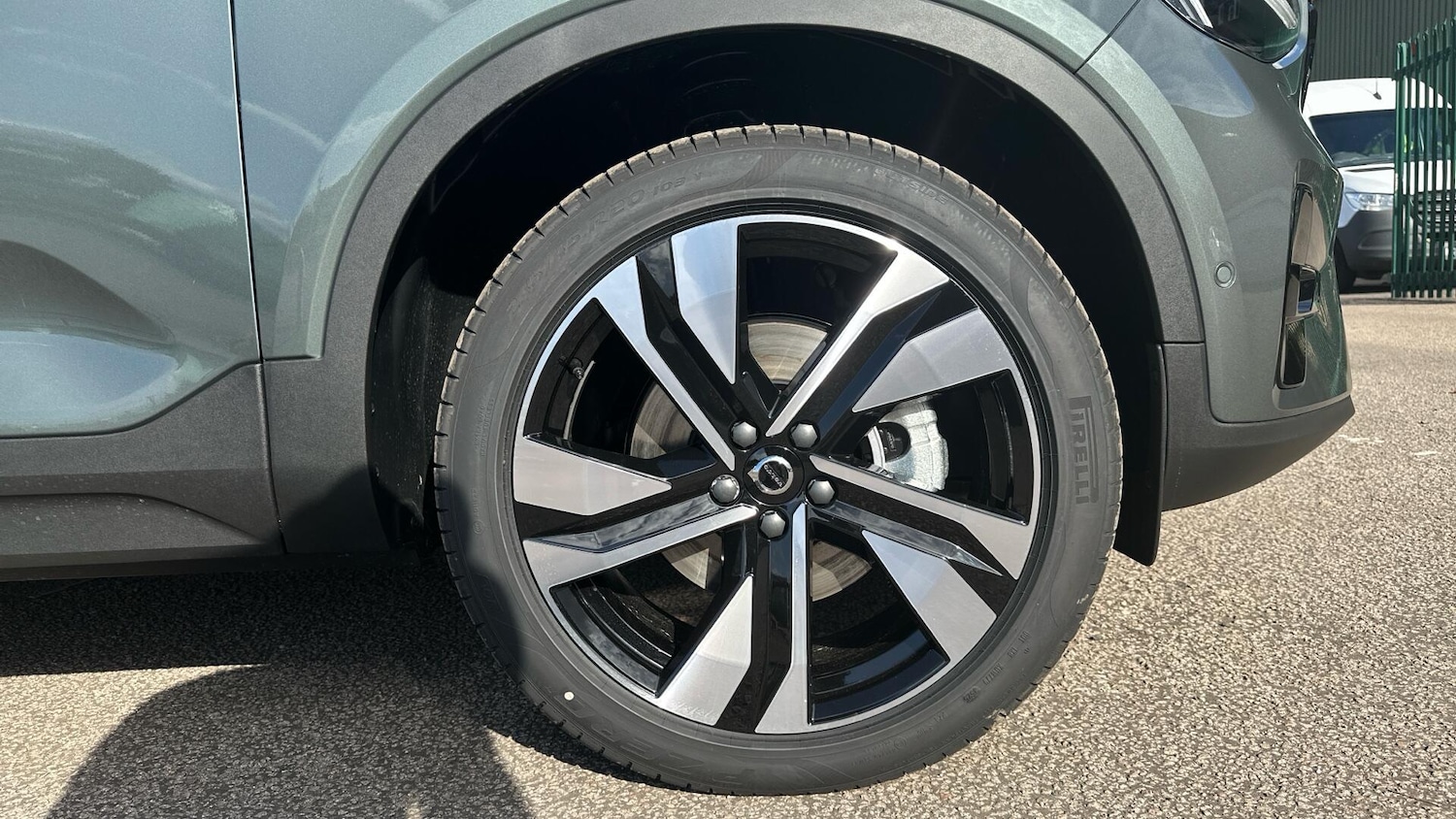 Used Volvo XC40 2025 for sale - 76307281: Photo 9