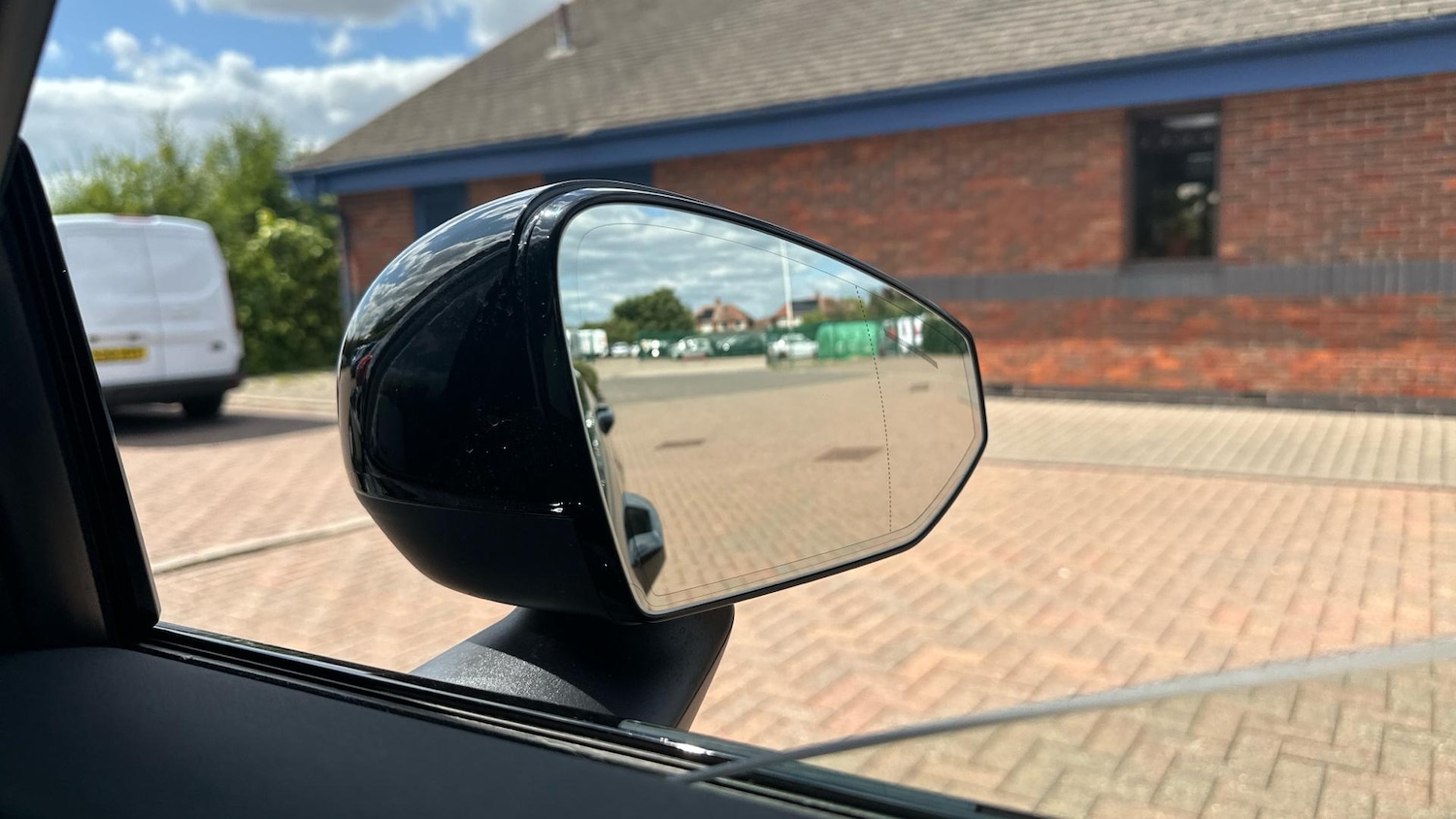 Used Volvo EX30 2025 for sale - 76307169: Photo 32