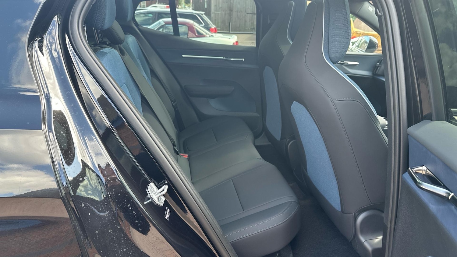 Used Volvo EX30 2025 for sale - 76307169: Photo 6