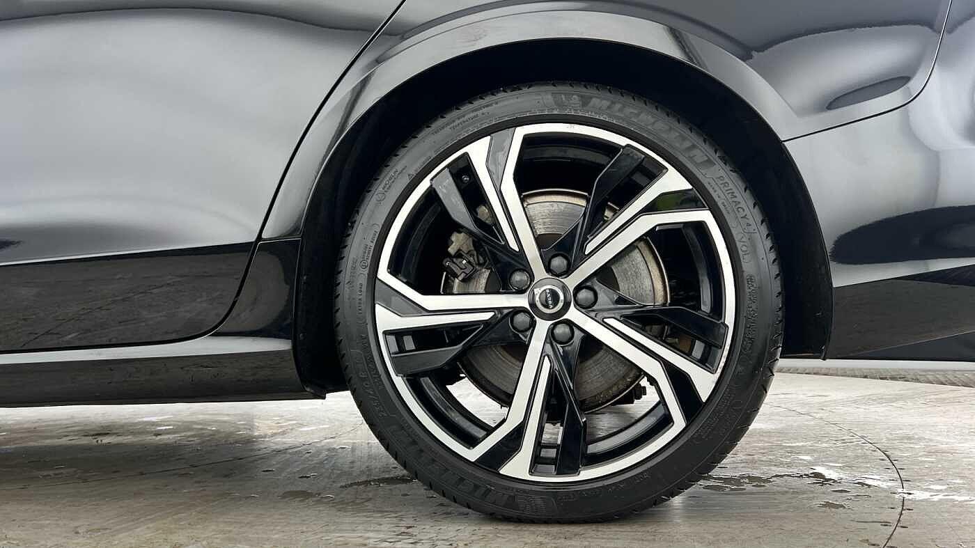 Used Volvo V60 2022 for sale - 76701305: Photo 4