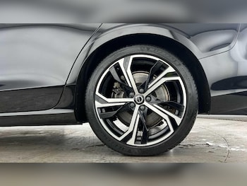 Used Volvo V60 2022 for sale - 76701305: Photo