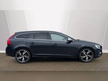 Used Volvo V60 2017 for sale - 77103650: Photo