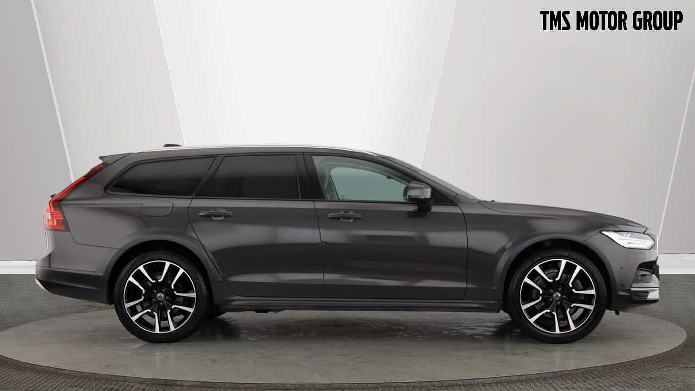 Used Volvo V90 2022 for sale - 76824276: Photo 2