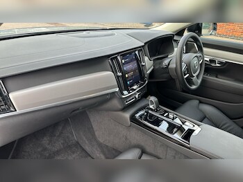 Used Volvo V90 2025 for sale - 76306807: Photo