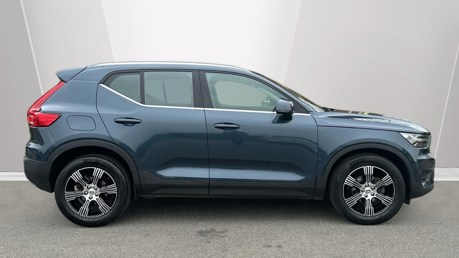 Used Volvo XC40 2021 for sale - 76307508: Photo 3