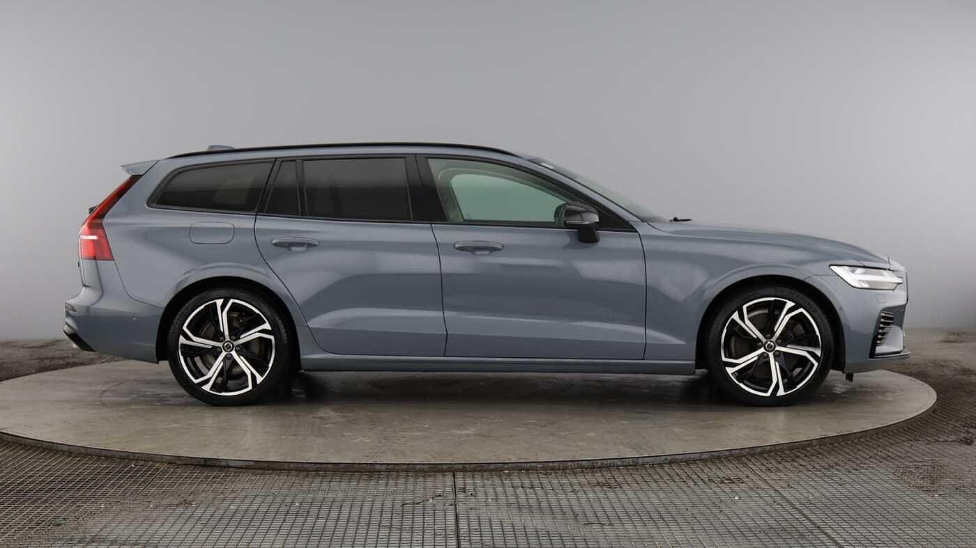 Used Volvo V60 2022 for sale - 77091820: Photo 2