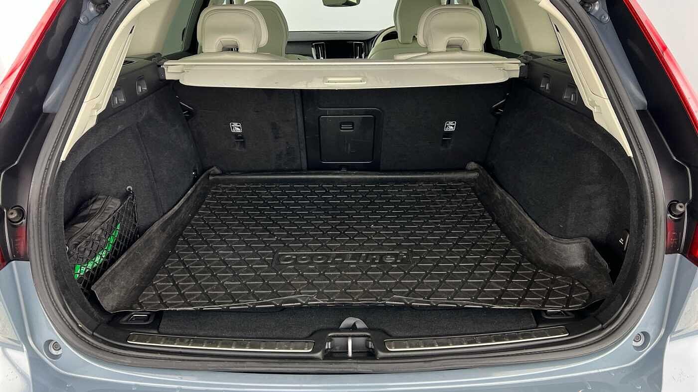 Used Volvo V60 2022 for sale - 77091820: Photo 5