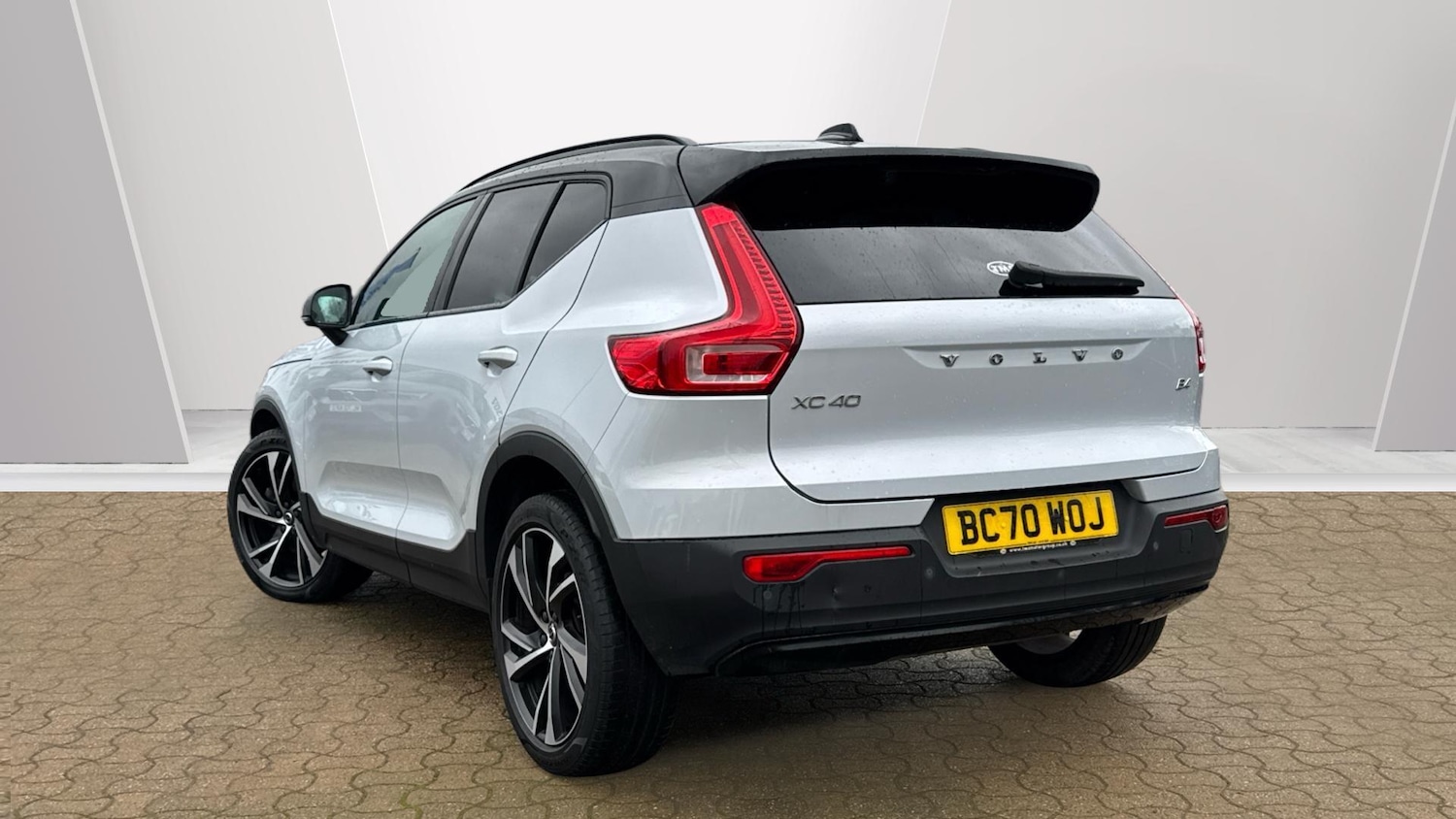 Used Volvo XC40 2020 for sale - 76765326: Photo 2