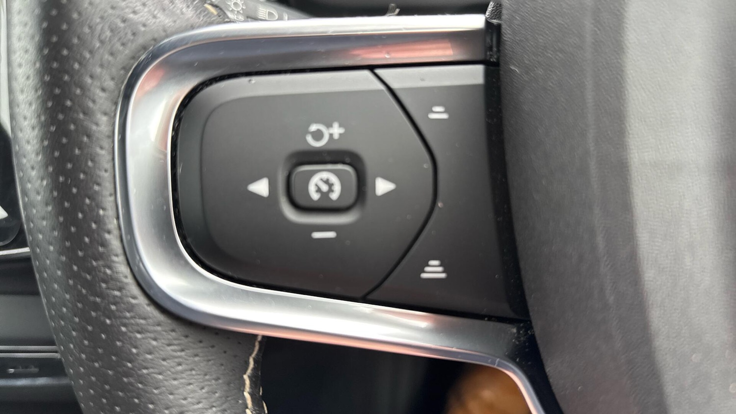 Used Volvo XC40 2020 for sale - 76765326: Photo 24