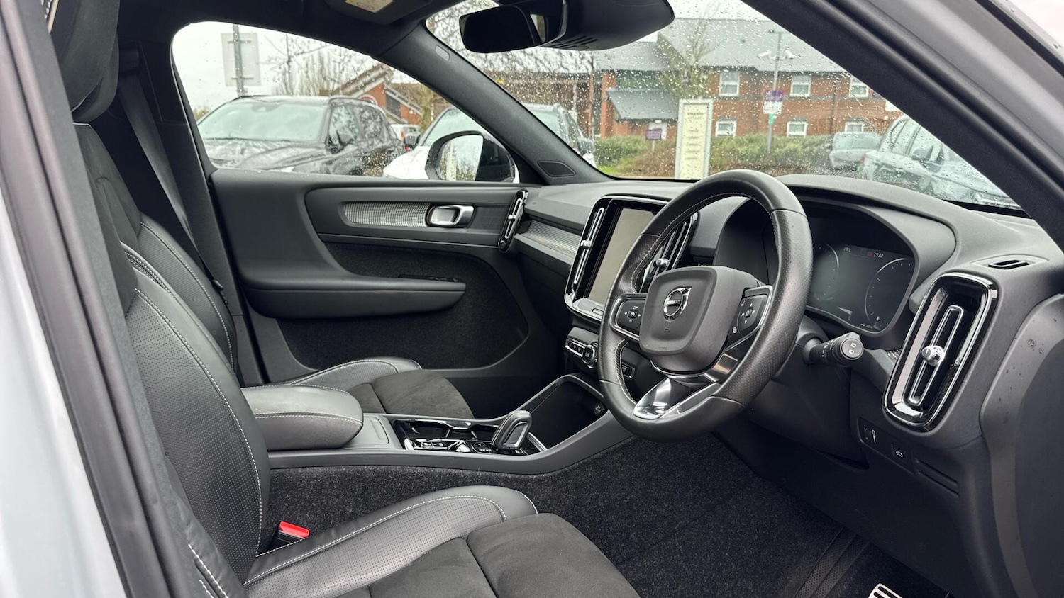 Used Volvo XC40 2020 for sale - 76765326: Photo 4