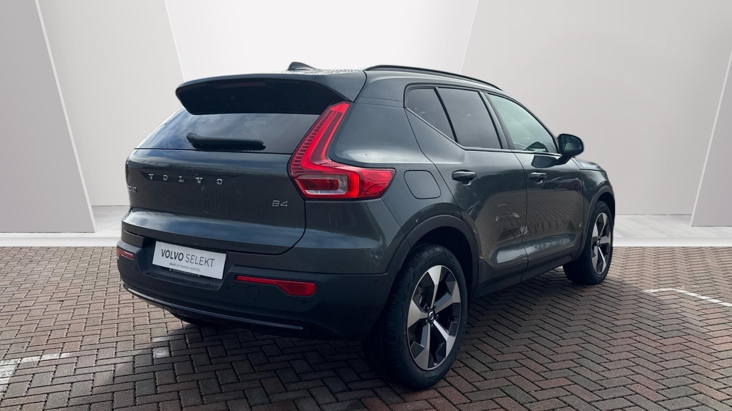 Used Volvo XC40 2026 for sale - 77723106: Photo 2