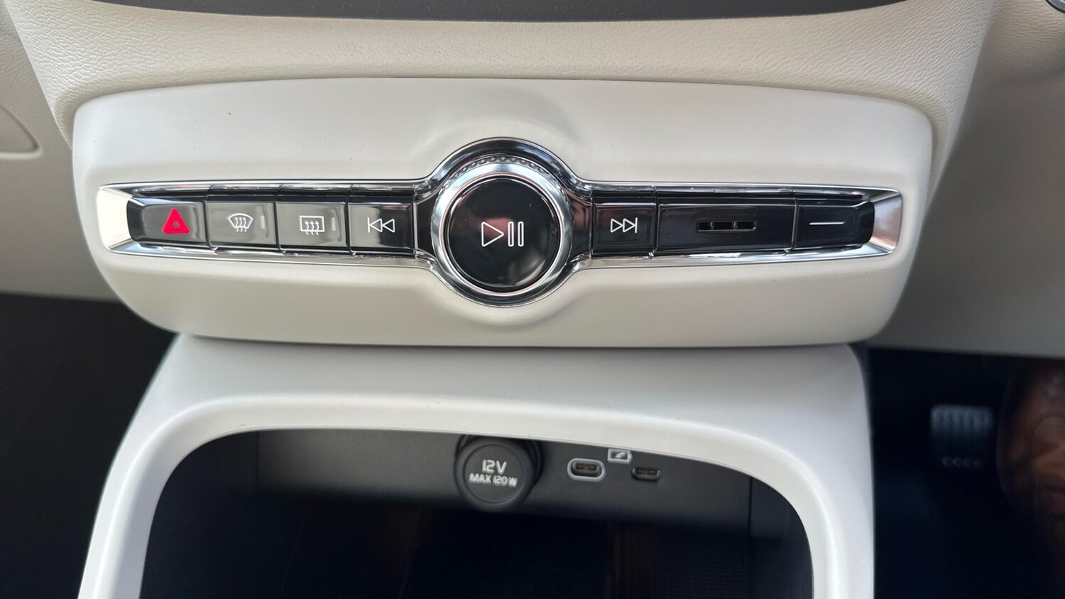 Used Volvo XC40 2026 for sale - 77723106: Photo 26