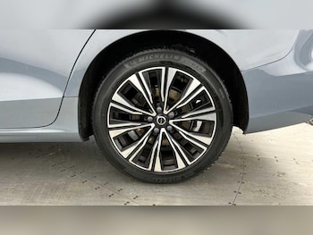 Used Volvo V60 2023 for sale - 78752277: Photo