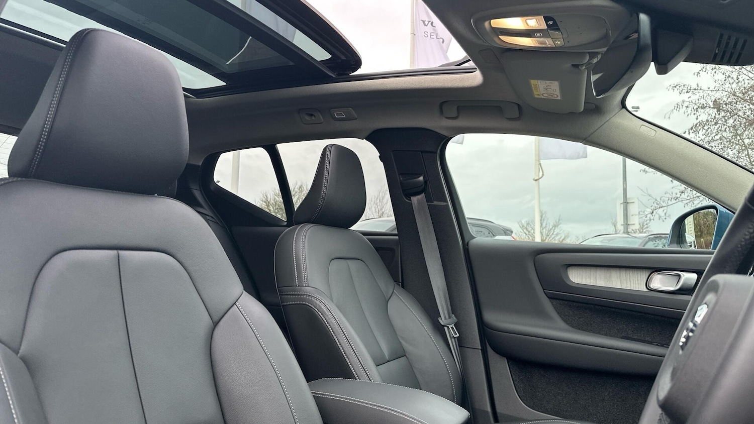 Used Volvo XC40 for sale - 77238536: Photo 21