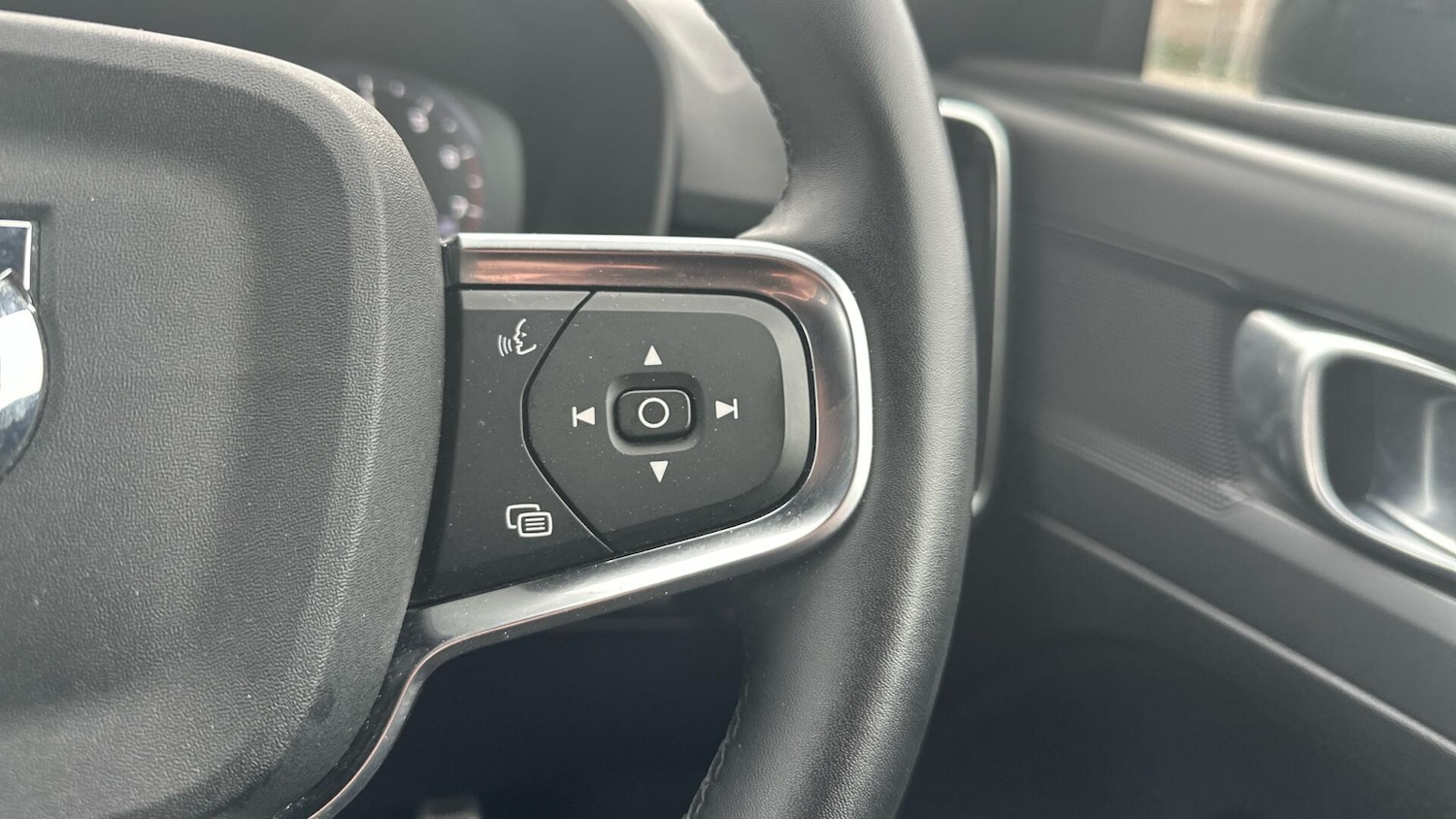 Used Volvo XC40 2021 for sale - 76425609: Photo 19