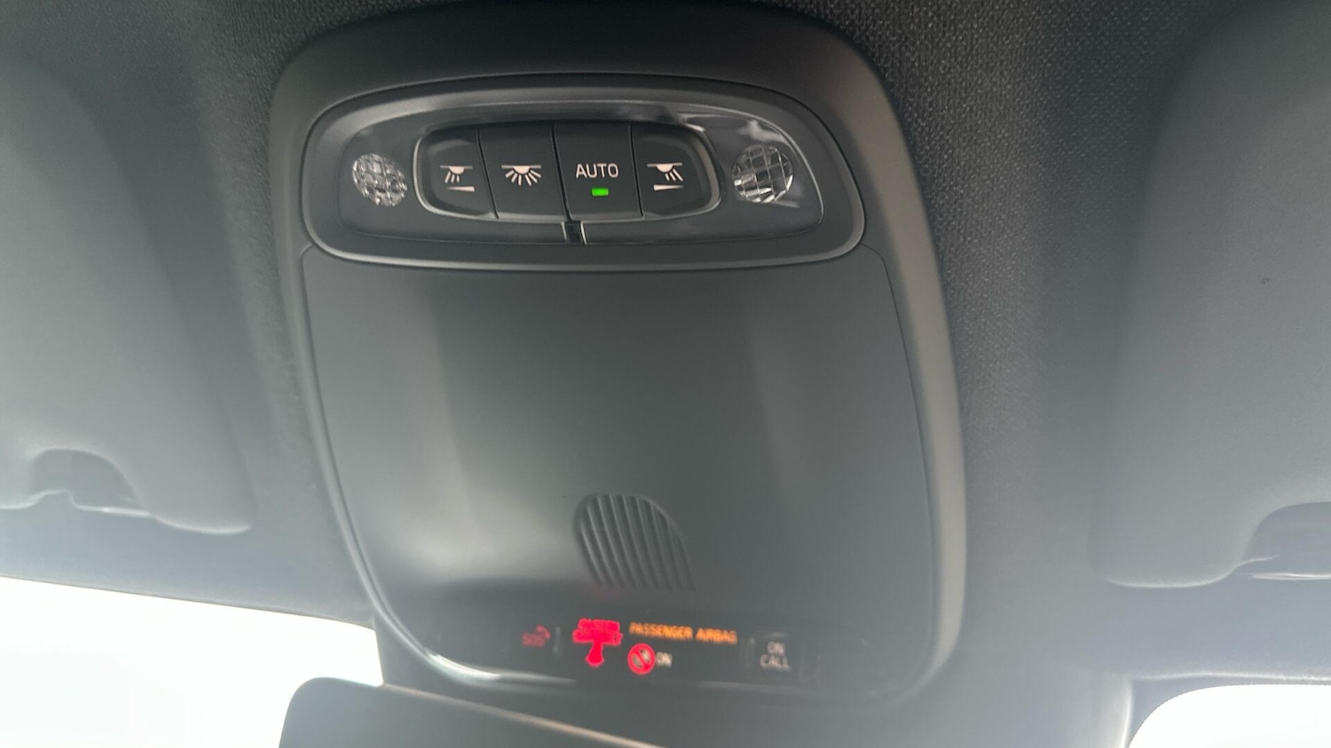 Used Volvo XC40 2021 for sale - 76425609: Photo 25