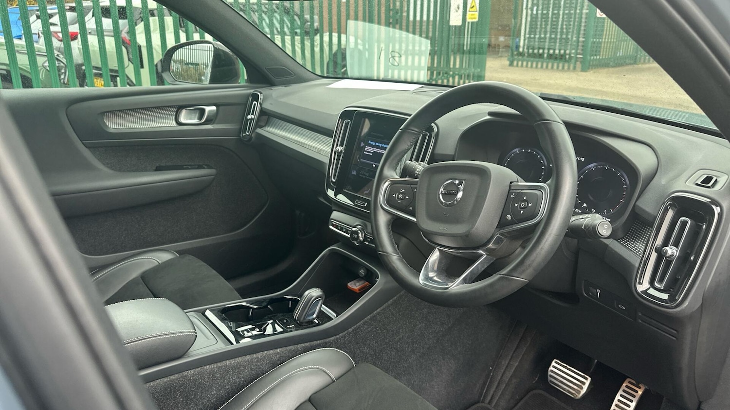 Used Volvo XC40 2021 for sale - 76425609: Photo 4