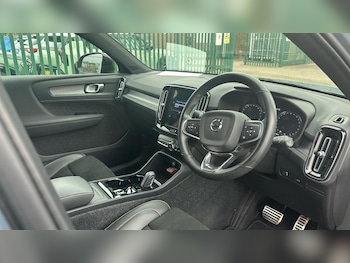 Used Volvo XC40 2021 for sale - 76425609: Photo