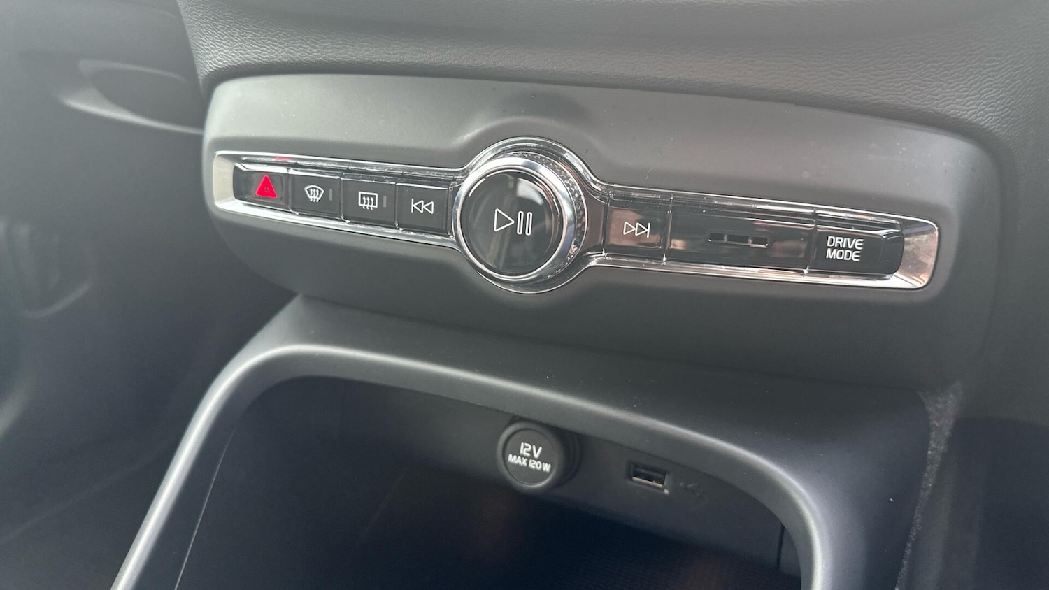 Used Volvo XC40 2021 for sale - 76306611: Photo 43