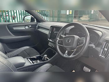 Used Volvo XC40 2021 for sale - 76306611: Photo