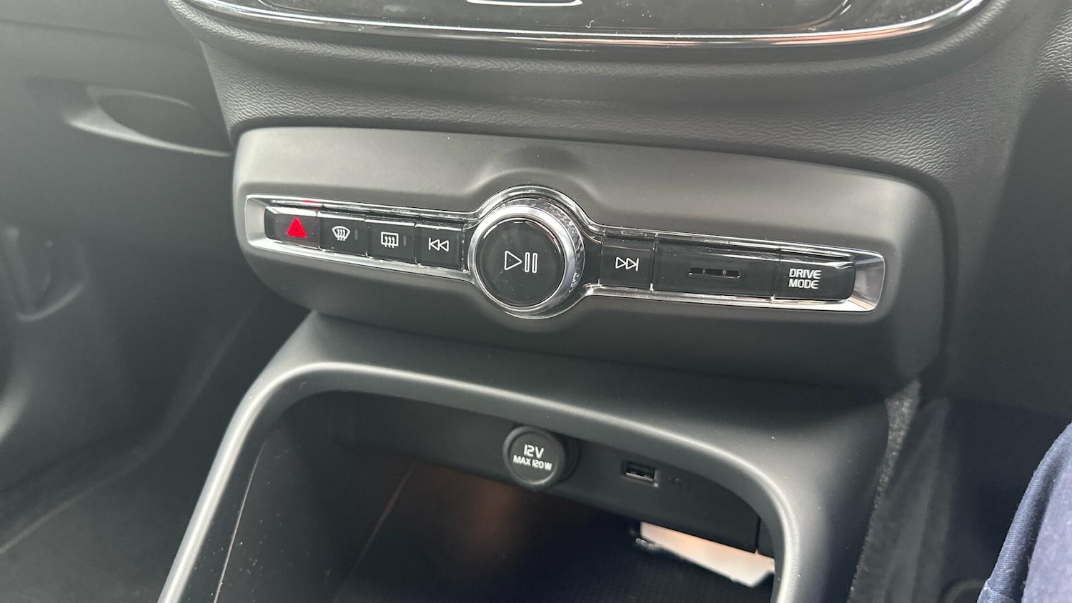 Used Volvo XC40 2021 for sale - 76380973: Photo 41