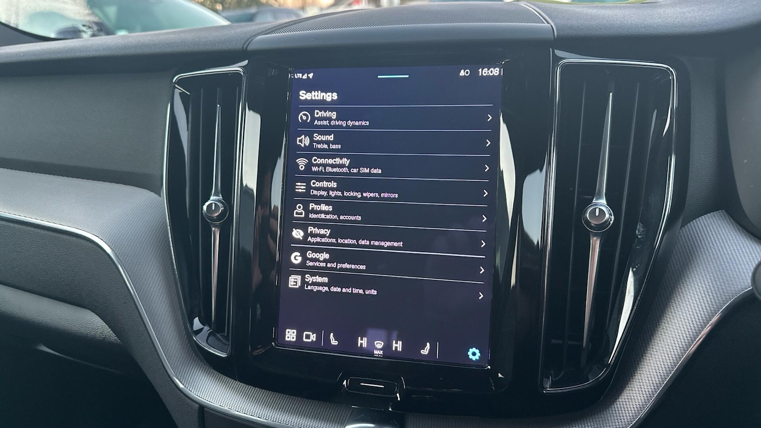 Used Volvo XC60 2021 for sale - 76942422: Photo 15