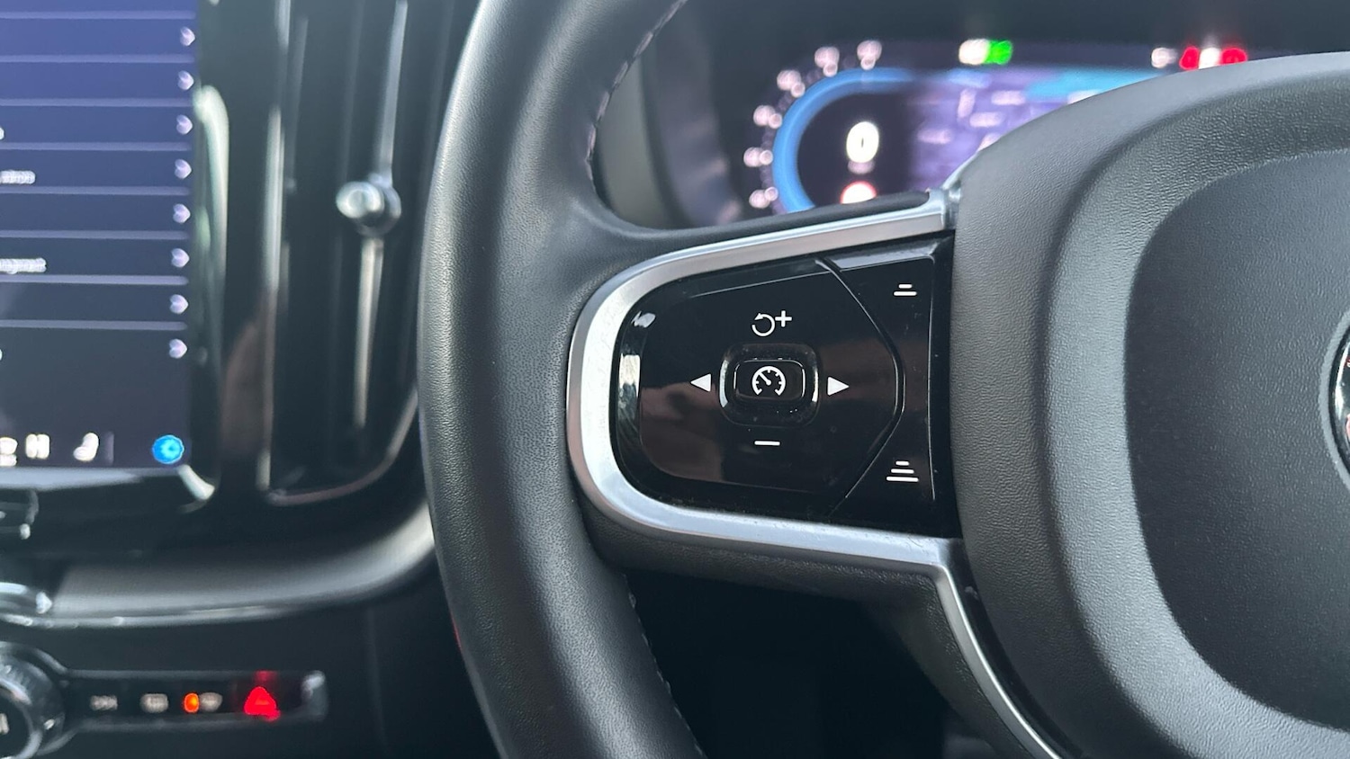 Used Volvo XC60 2021 for sale - 76942422: Photo 19