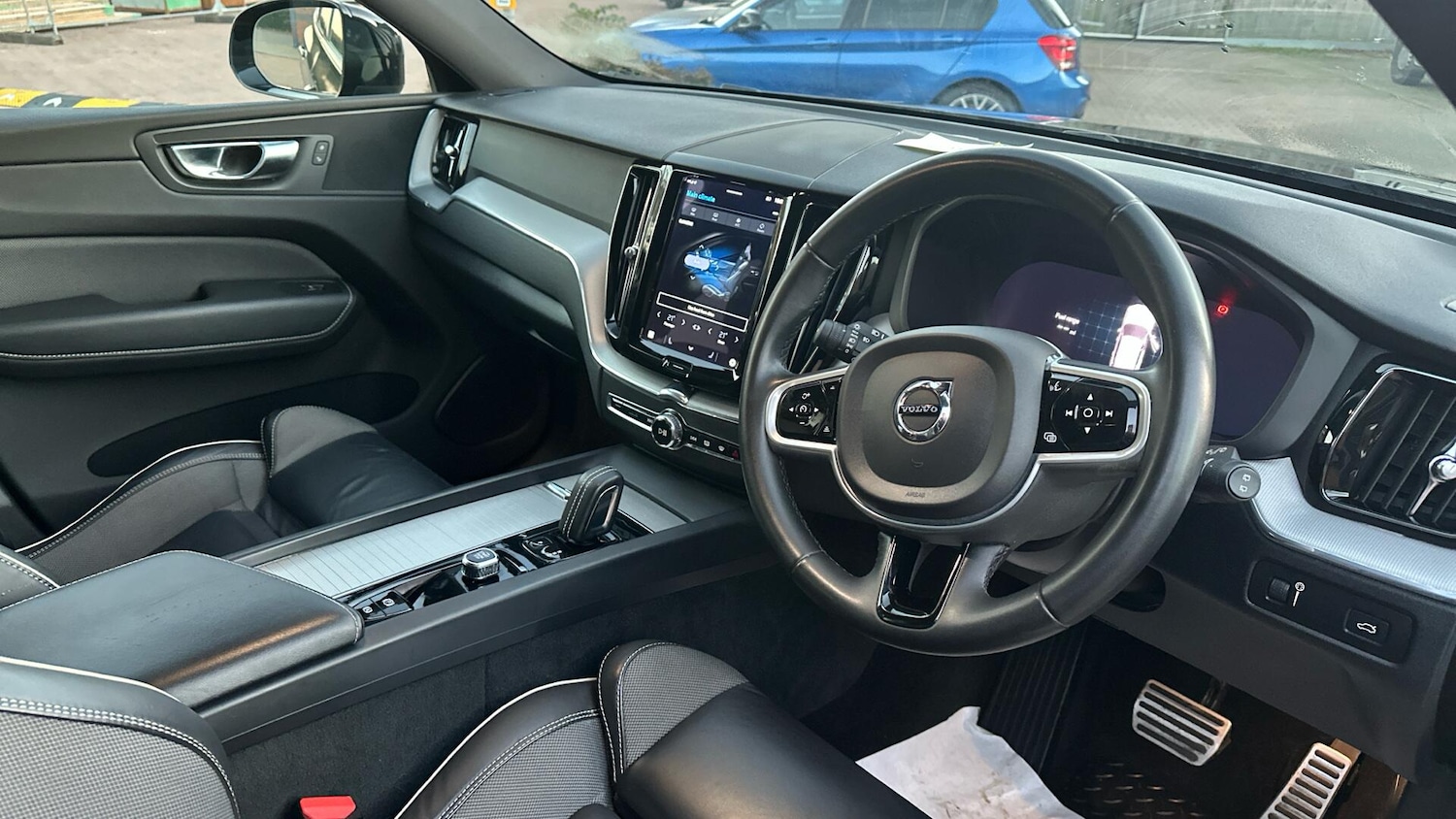 Used Volvo XC60 2021 for sale - 76942422: Photo 4