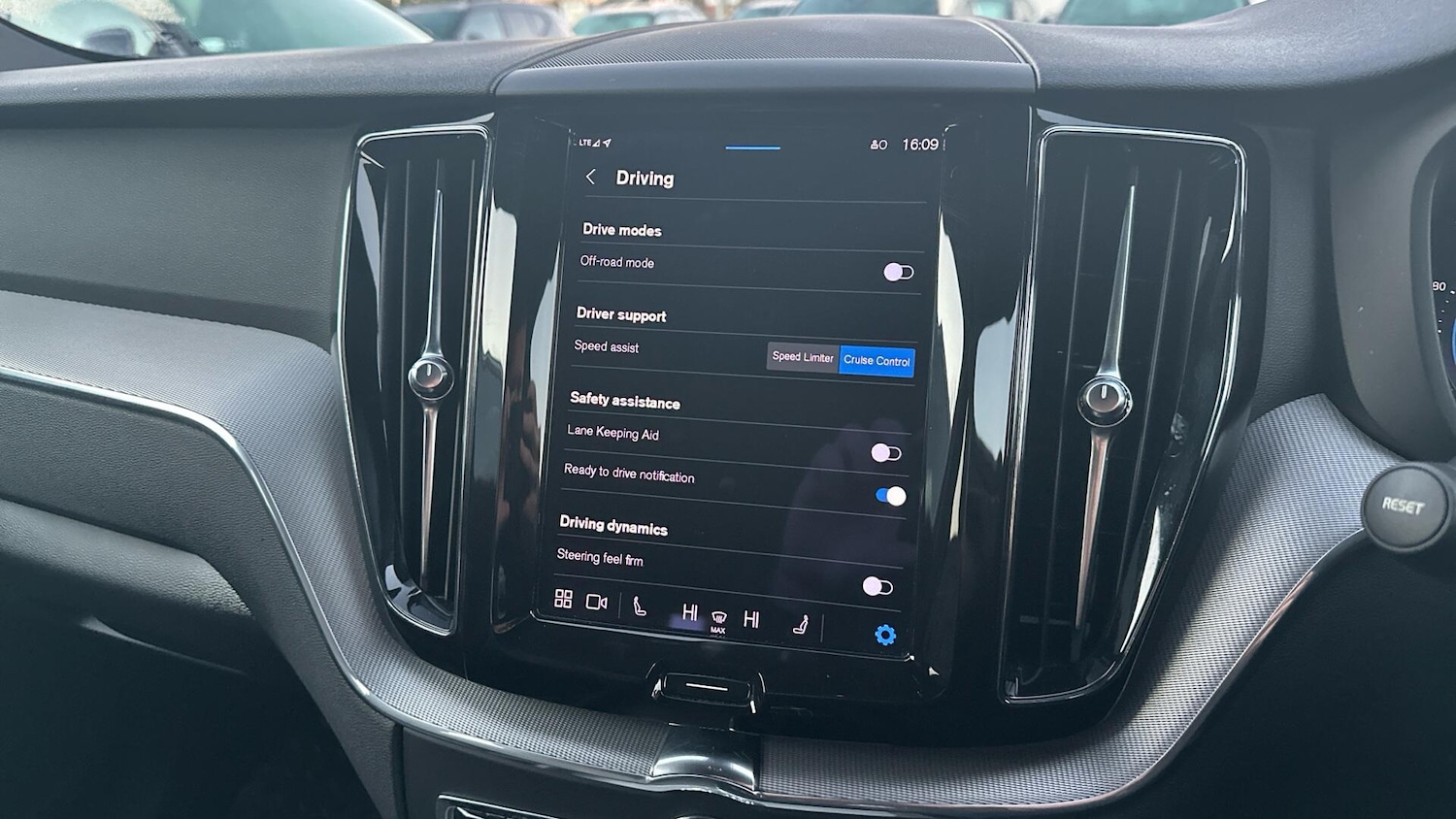 Used Volvo XC60 2021 for sale - 76942422: Photo 47