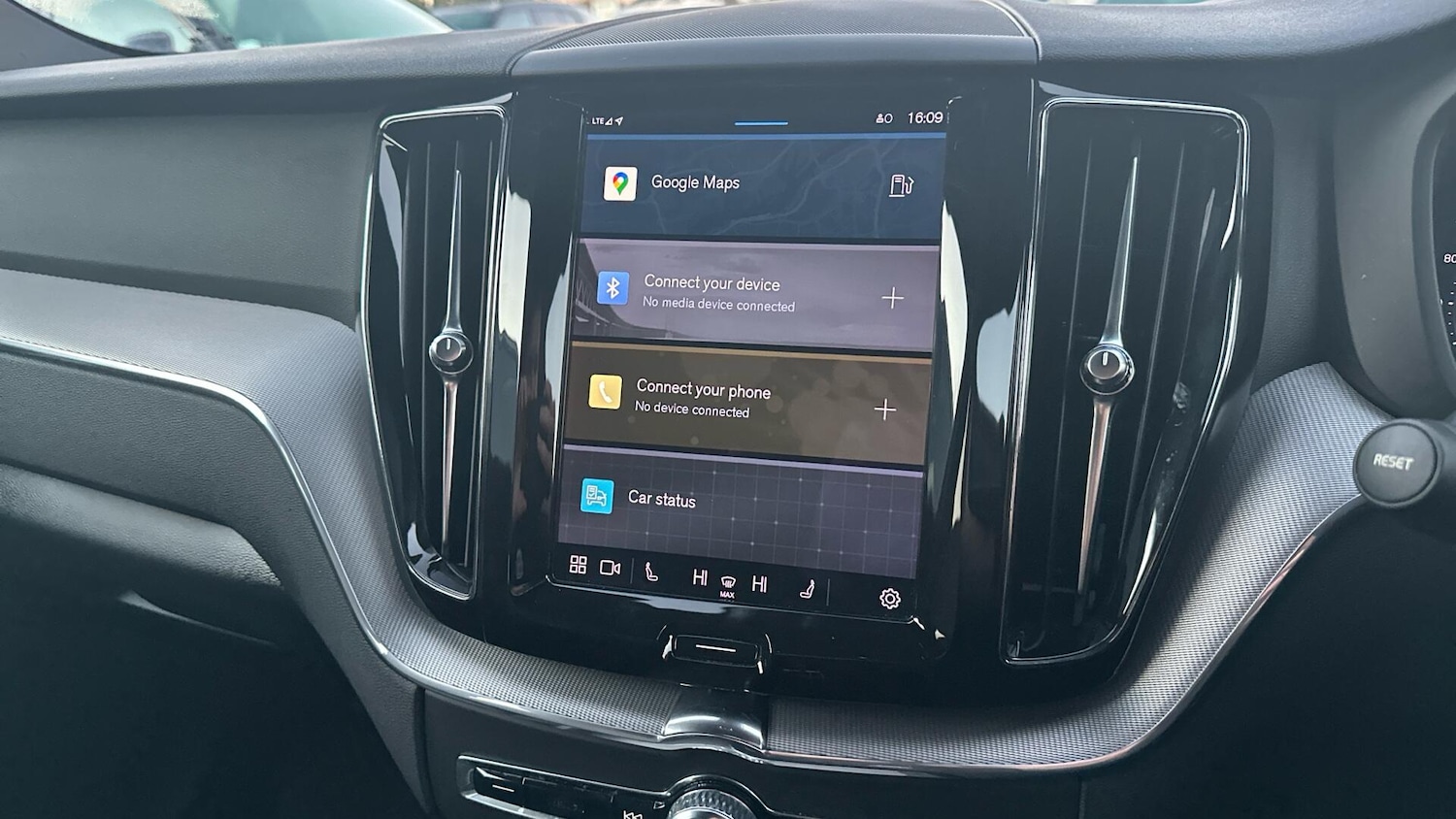 Used Volvo XC60 2021 for sale - 76942422: Photo 48