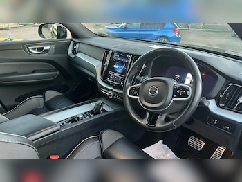 Used Volvo XC60 2021 for sale - 76942422: Photo