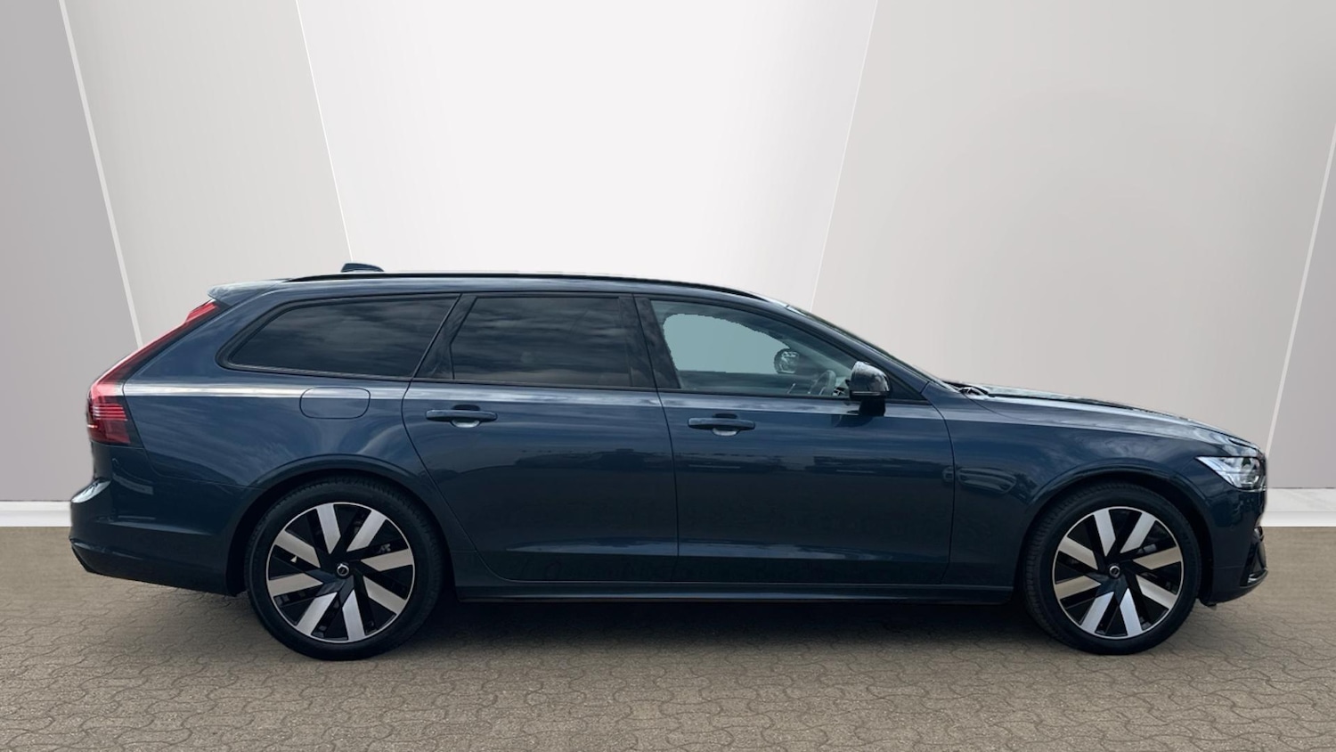 Used Volvo V90 2024 for sale - 76306483: Photo 3