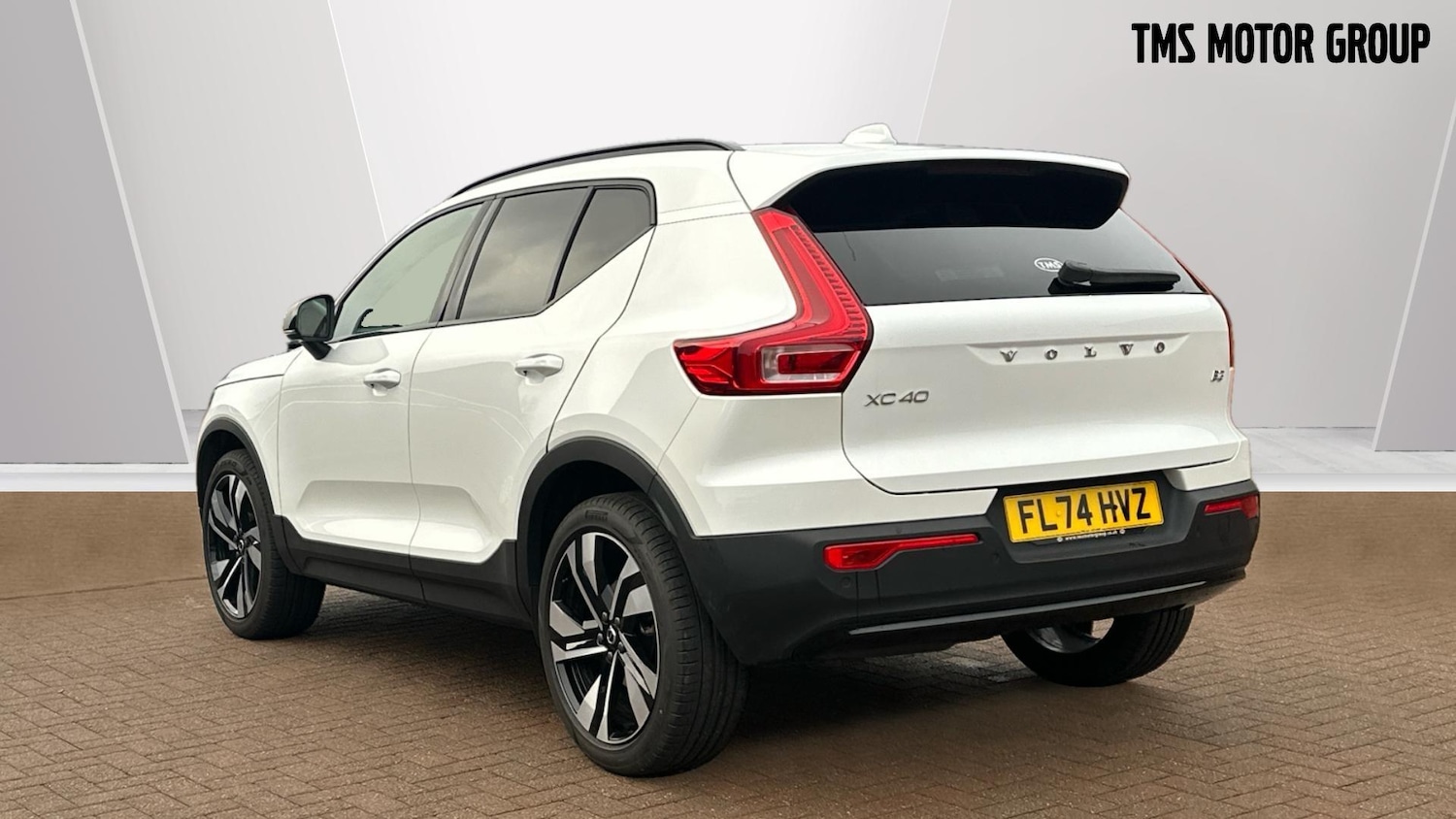 Used Volvo XC40 2024 for sale - 76307423: Photo 2