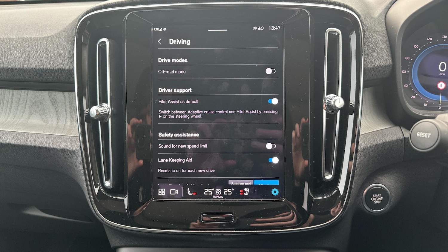 Used Volvo XC40 2024 for sale - 76307423: Photo 21