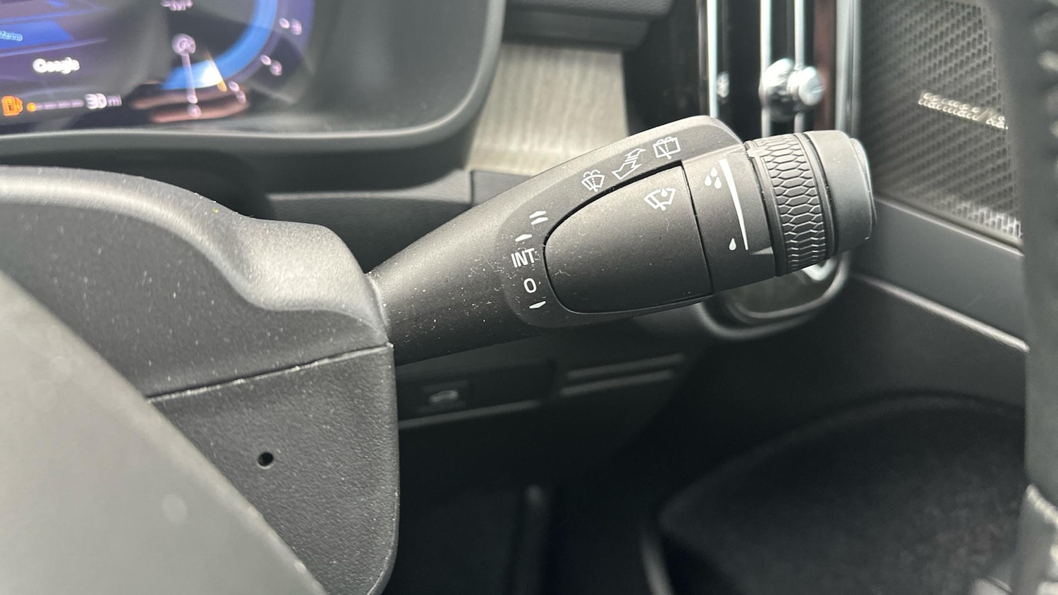 Used Volvo XC40 2024 for sale - 76307423: Photo 24