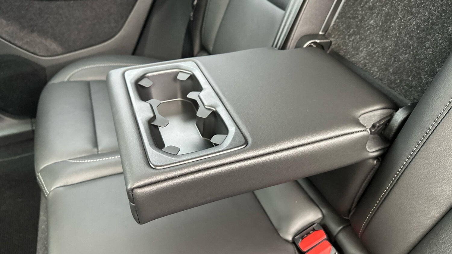 Used Volvo XC40 2024 for sale - 76307423: Photo 25