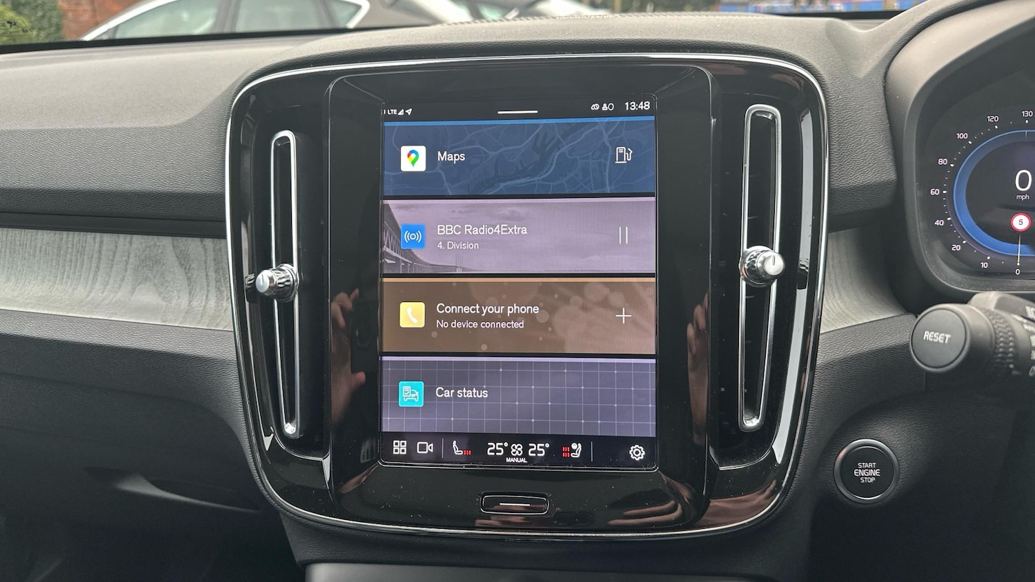 Used Volvo XC40 2024 for sale - 76307423: Photo 28