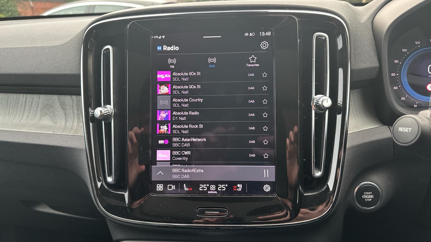 Used Volvo XC40 2024 for sale - 76307423: Photo 29