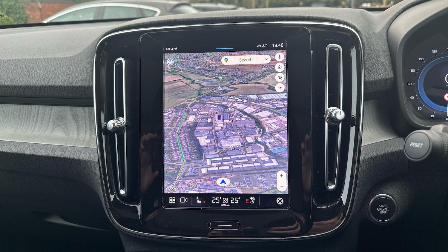 Used Volvo XC40 2024 for sale - 76307423: Photo 30