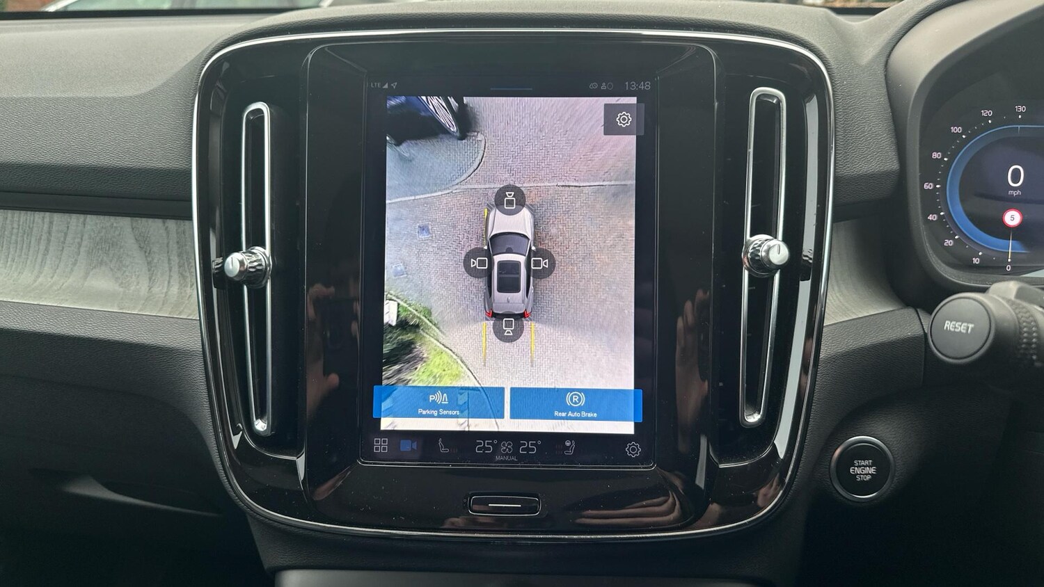 Used Volvo XC40 2024 for sale - 76307423: Photo 34