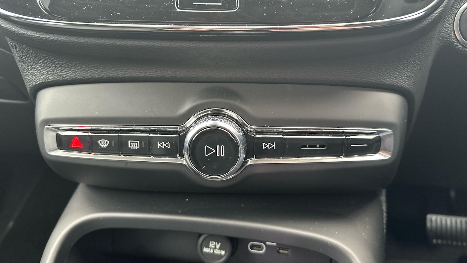 Used Volvo XC40 2024 for sale - 76307423: Photo 50